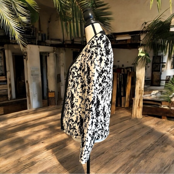 MANGO MNG Collection Black & White Open Blazer - Size 4 - Picture 2 of 14